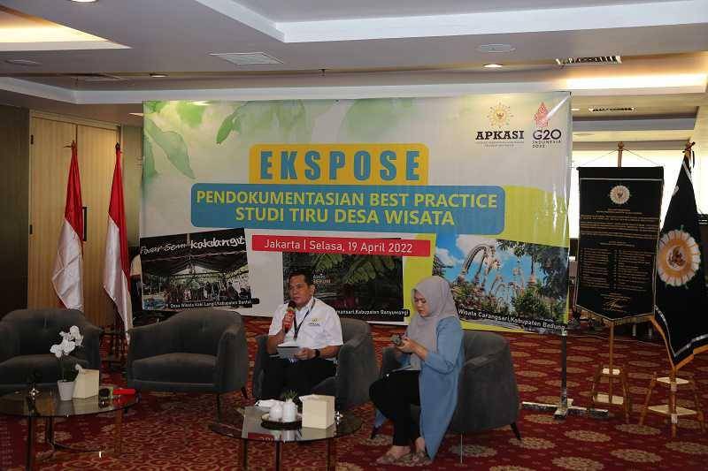 kegiatan webinar ‘Ekspose Pendokumentasian Best Practice dan Studi Tiru Desa Wisata” yang digelar Apkasi. (dok. Apkasi)