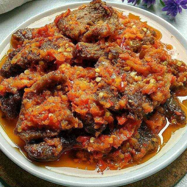 Sambal daging goreng (instagram.com/resepmasakanibu)