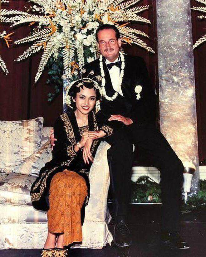 potret lawas pernikahan orang tua Cinta Laura (Instagram.com/herdianak)