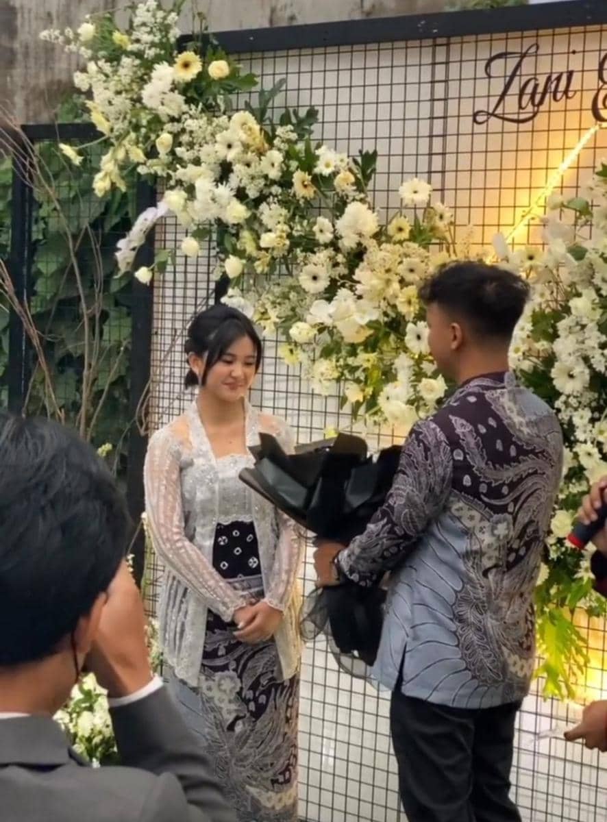 potret lamaran Dinda Azani (instagram.com/dindazani)