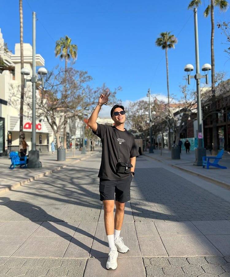 potret Vidi Aldiano nonton Coachella (instagram.com/vidialdiano)