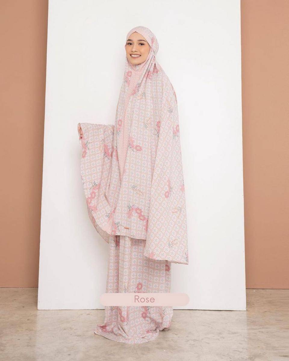 Mukena Kekinian (instagram.com/is.kan.ti)