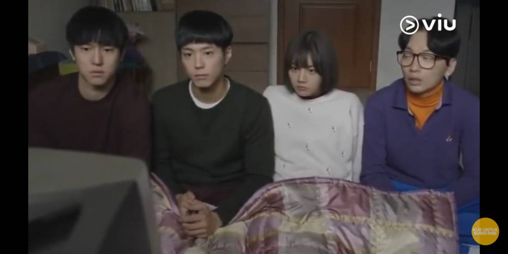 Go Kyung Pyo, Park Bo Gum, Lee Hye Ri dan Lee Dong Hwi di drama Korea Reply 1988 (youtube.com/Viu Indonesia)