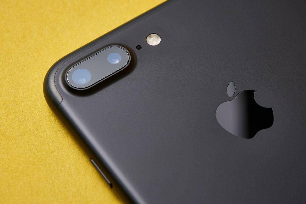 iPhone 7 Plus (unsplash.com/Xavier Wendling)