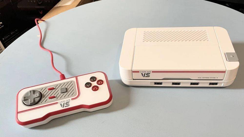 ilustrasi Blaze Evercade VS Premium Pack (pcmag.com)