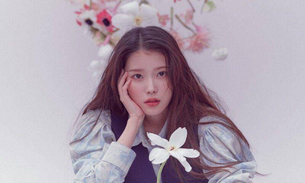 IU (allkpop.com)