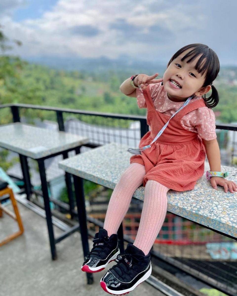 inspirasi gaya OOTD anak ala Shabira Alula (instagram.com/shabiraalula)
