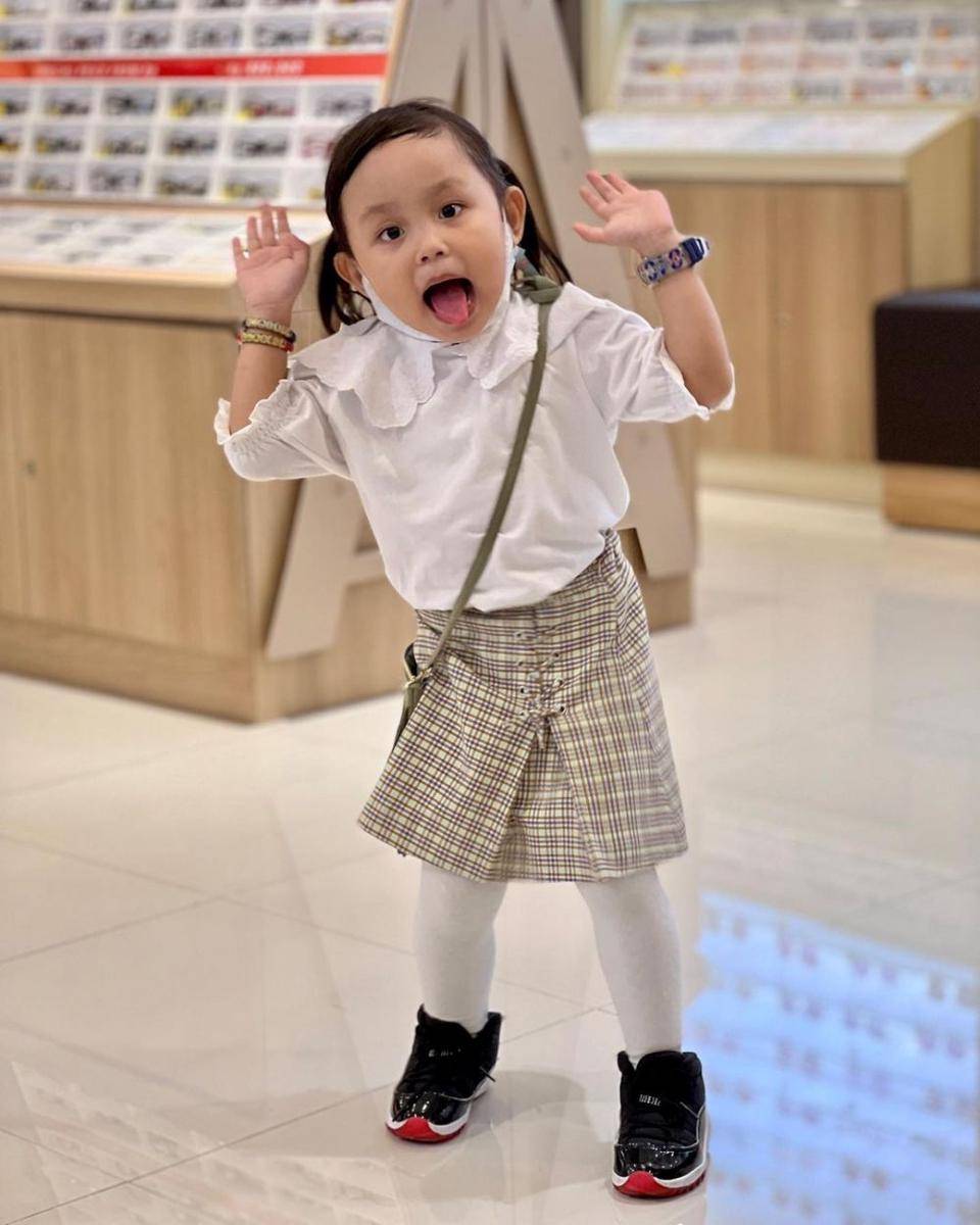 inspirasi gaya OOTD anak ala Shabira Alula (instagram.com/shabiraalula)