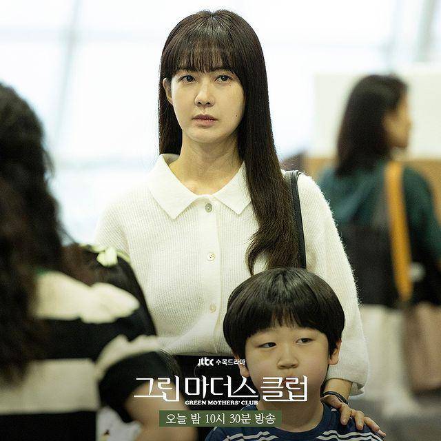 Lee Yo Won di drama Green Mothers' Club (instagram.com/jtbcdrama)