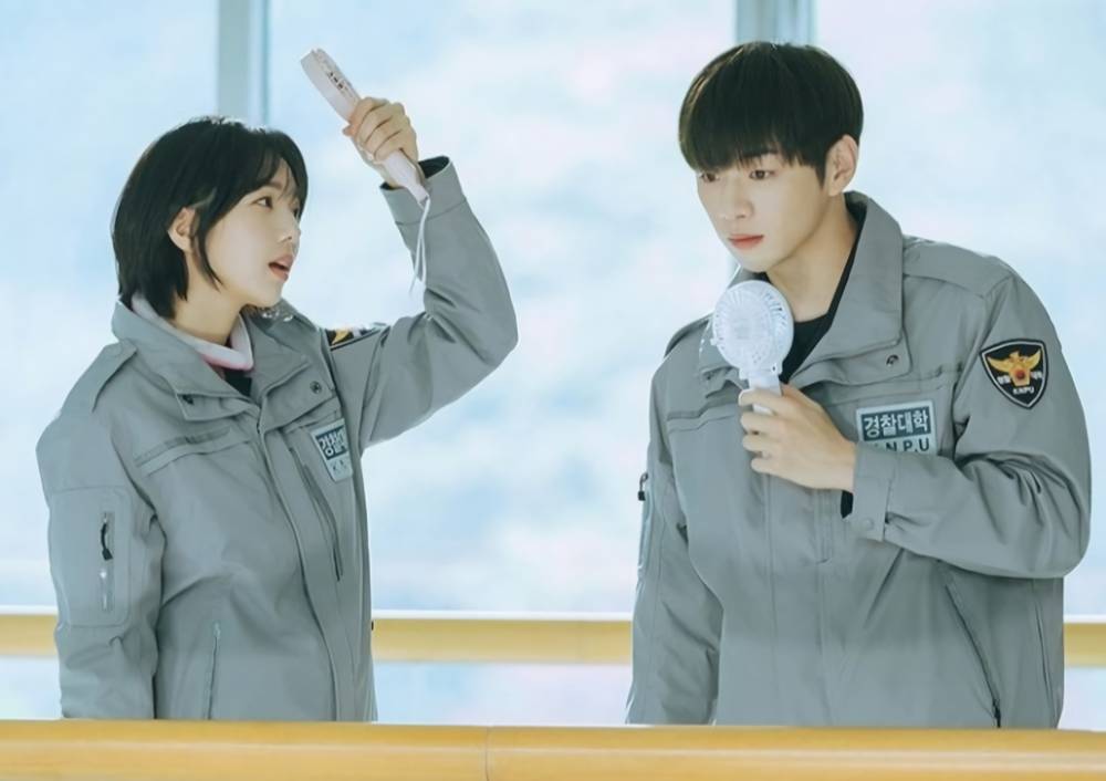 Kang Daniel dan Chae Soo Bin di Rookie Cops (instagram.com/disneypluskr)