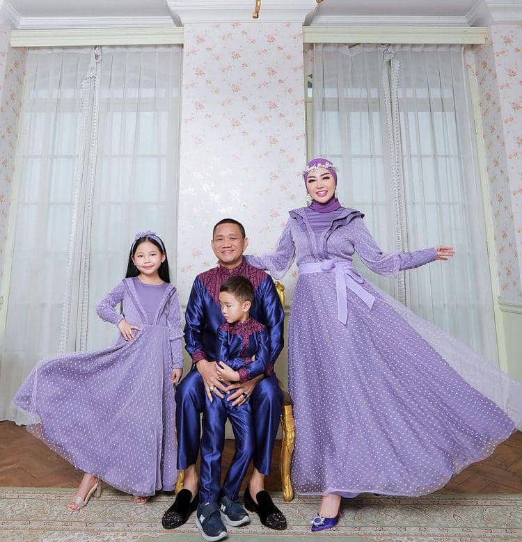 Seragam artis (instagram.com/bellashofie_rigan)