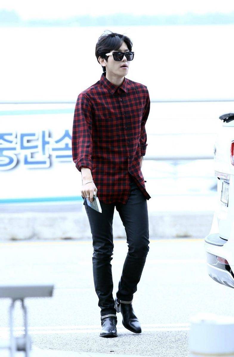 kemeja member EXO (twitter.com/TheDailyNoona)