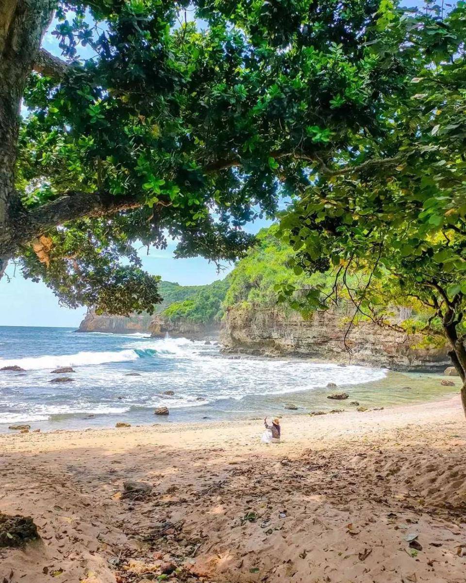 Pantai Ngetun (instagram.com/adhe_aditya)