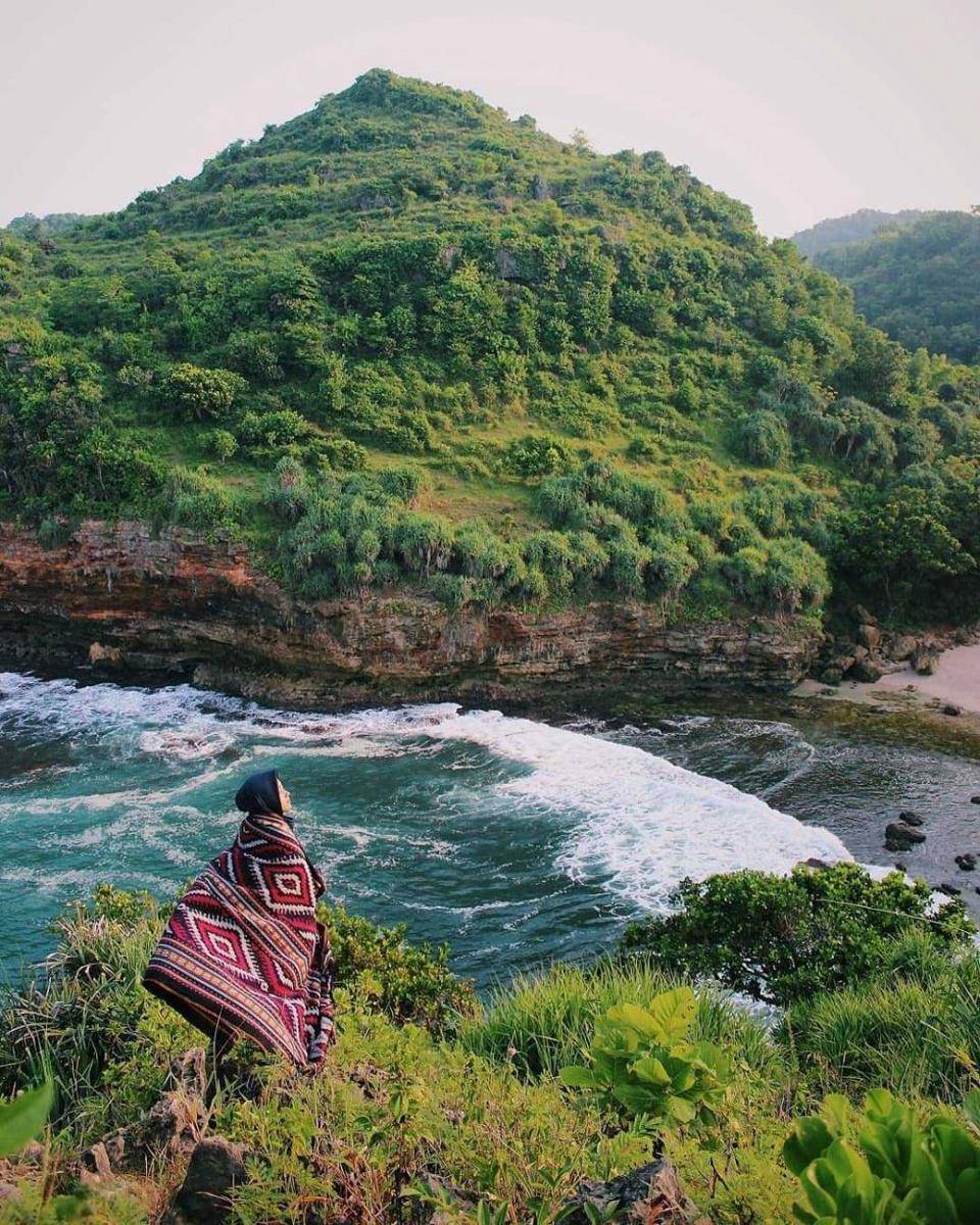 Pantai Ngetun (instagram.com/denantymustika_)