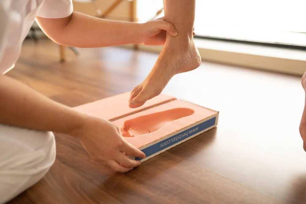 ilustrasi perawatan fibroma plantar (upstep.com)