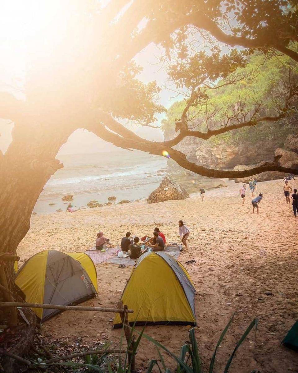 Pantai Ngetun (instagram.com/adisuppp_)