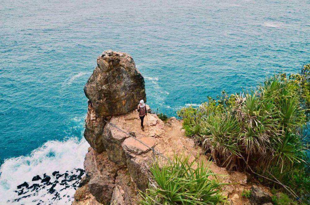 Pantai Ngetun (instagram.com/desiambar.sari)