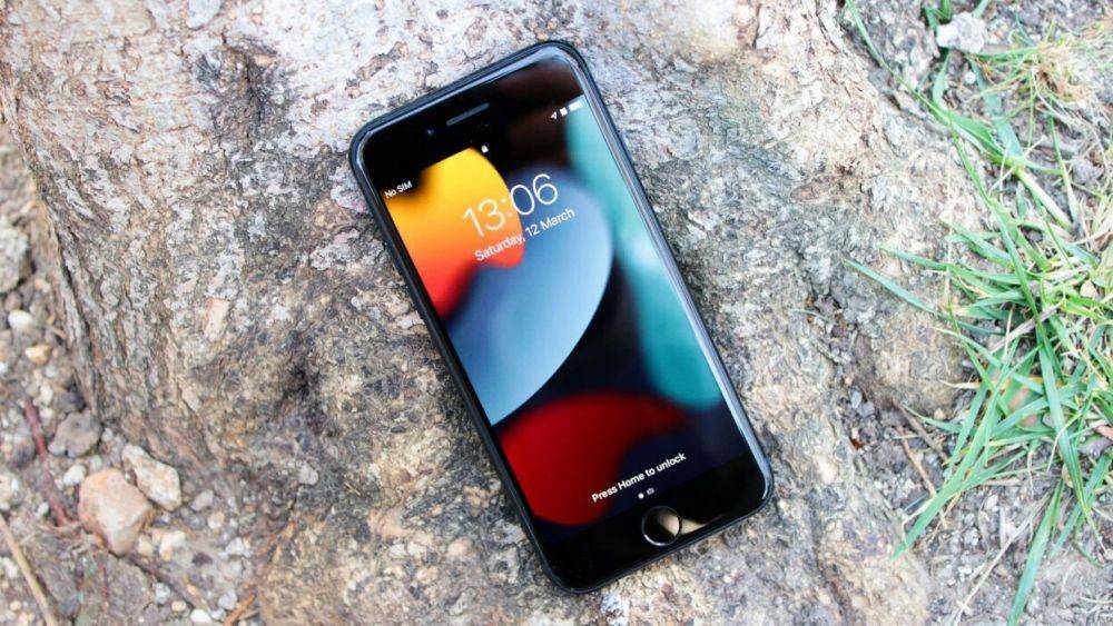 ilustrasi layar iPhone SE 3 (mashable.com)