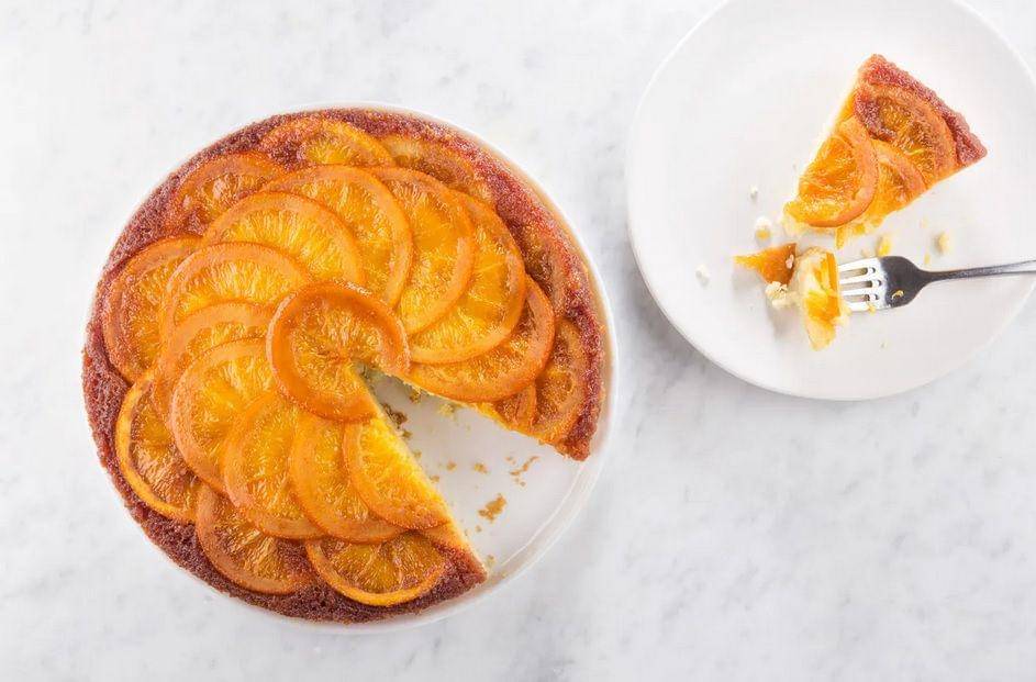 ilustrasi orange upside down cake (www.epicurious.com/Chelsea Kyle)