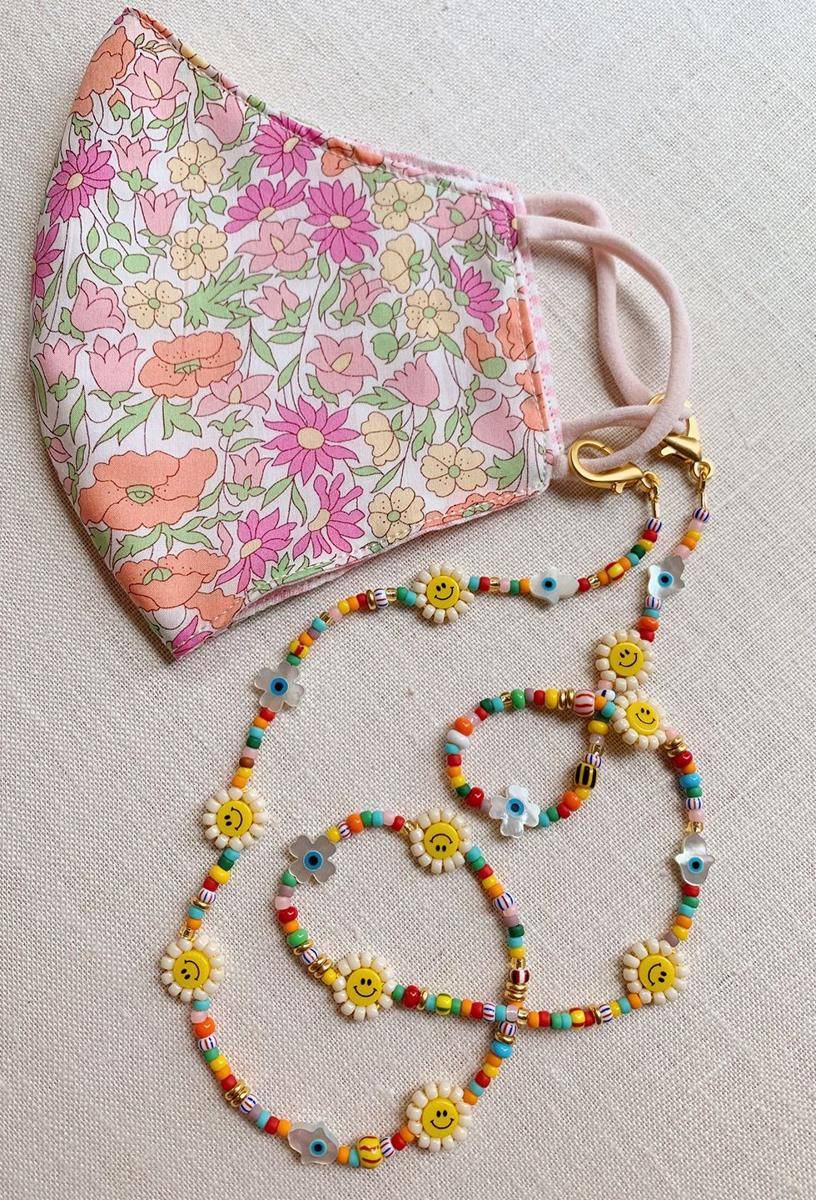 Hampers Lebaran diy strap mask. (honestlywtf.com)