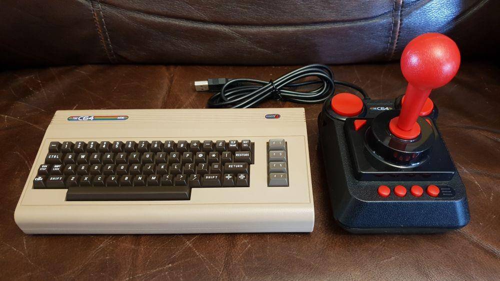 ilustrasi The C64 Mini (techradar.com)