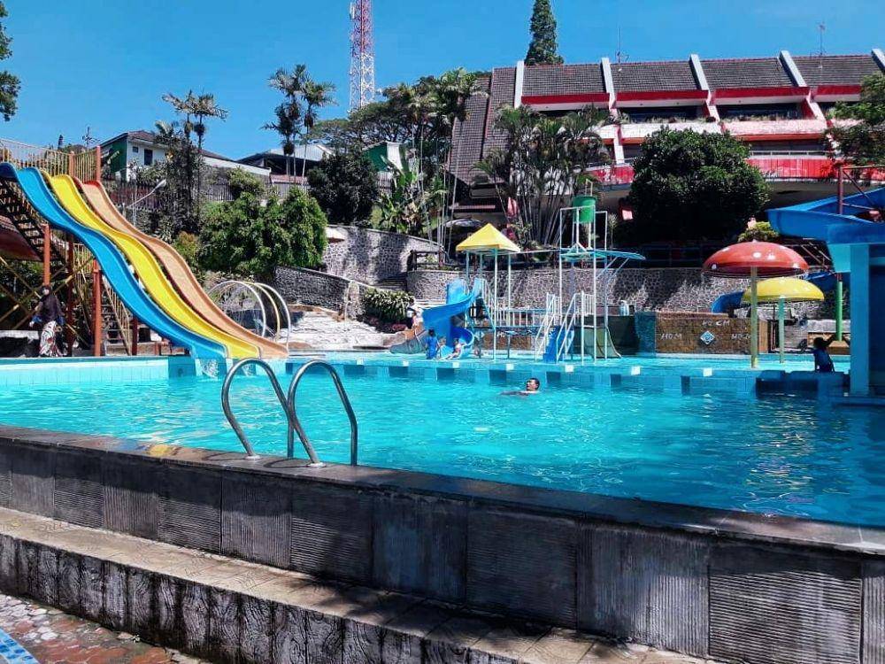 wahana air tertua di kota Malang di Taman Rekreasi Tlogomas (instagram.com/wahana184)