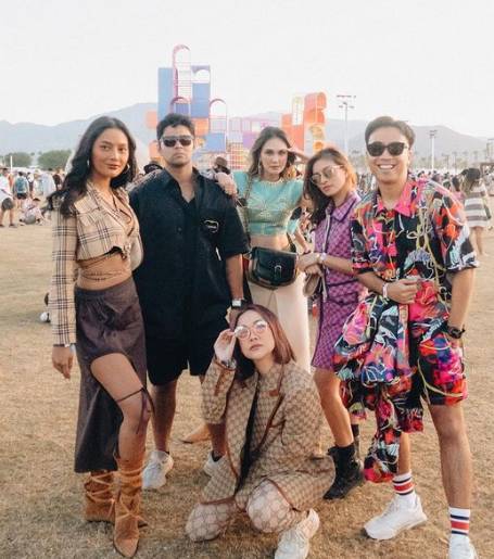 potret momen Vidi Aldiano nonton Coachella (instagram.com/mariannerumantir)