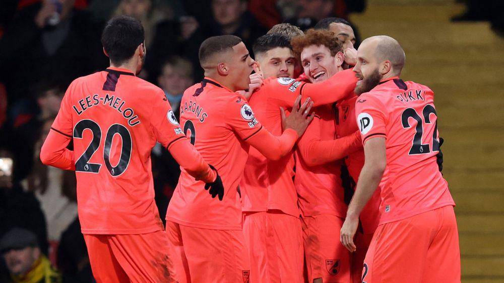 Para pemain Norwich City merayakan gol saat mengalahkan Watford di Premier League 2021/2022. (skysports.com)