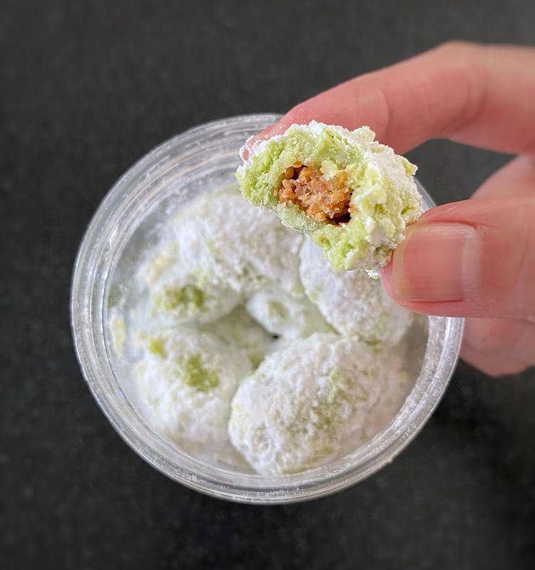 kuih makmur (instagram.com/veronicaphua)