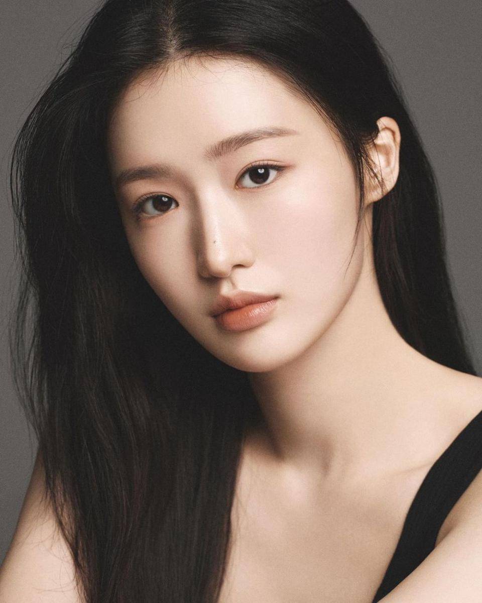 Jo Hye Joo (instagram.com/hyejoozz)