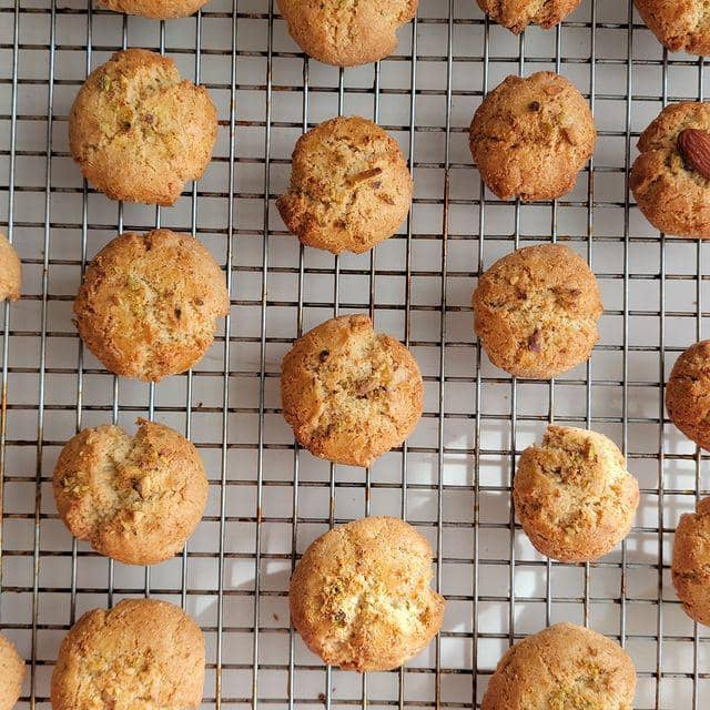 nan-e gerdui (instagram.com/mianbaobaker)