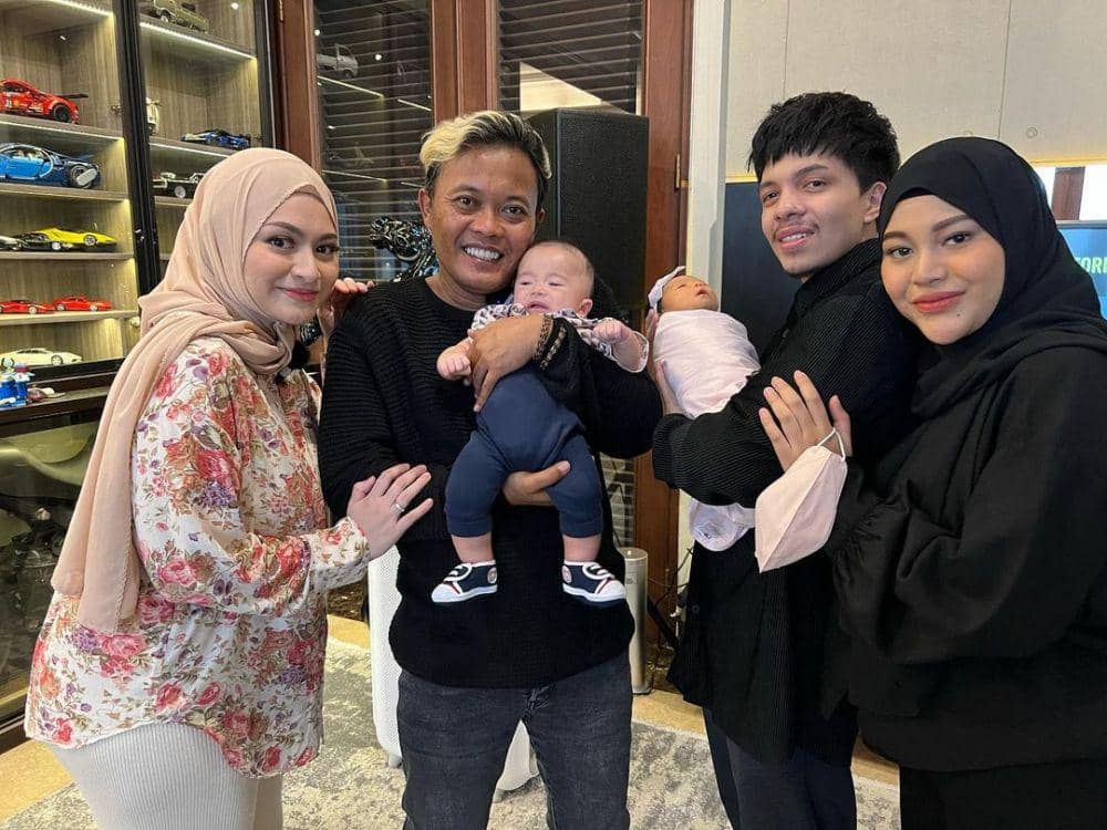 potret keluarga artis (instagram.com/nathalieholscher)