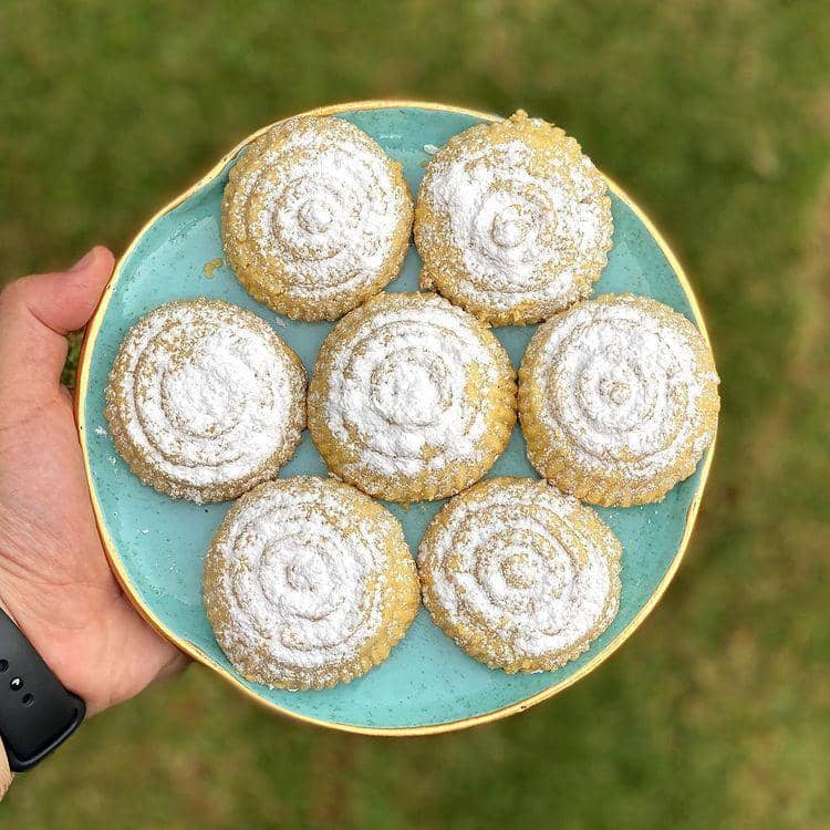 kahk (instagram.com/omarsfood)