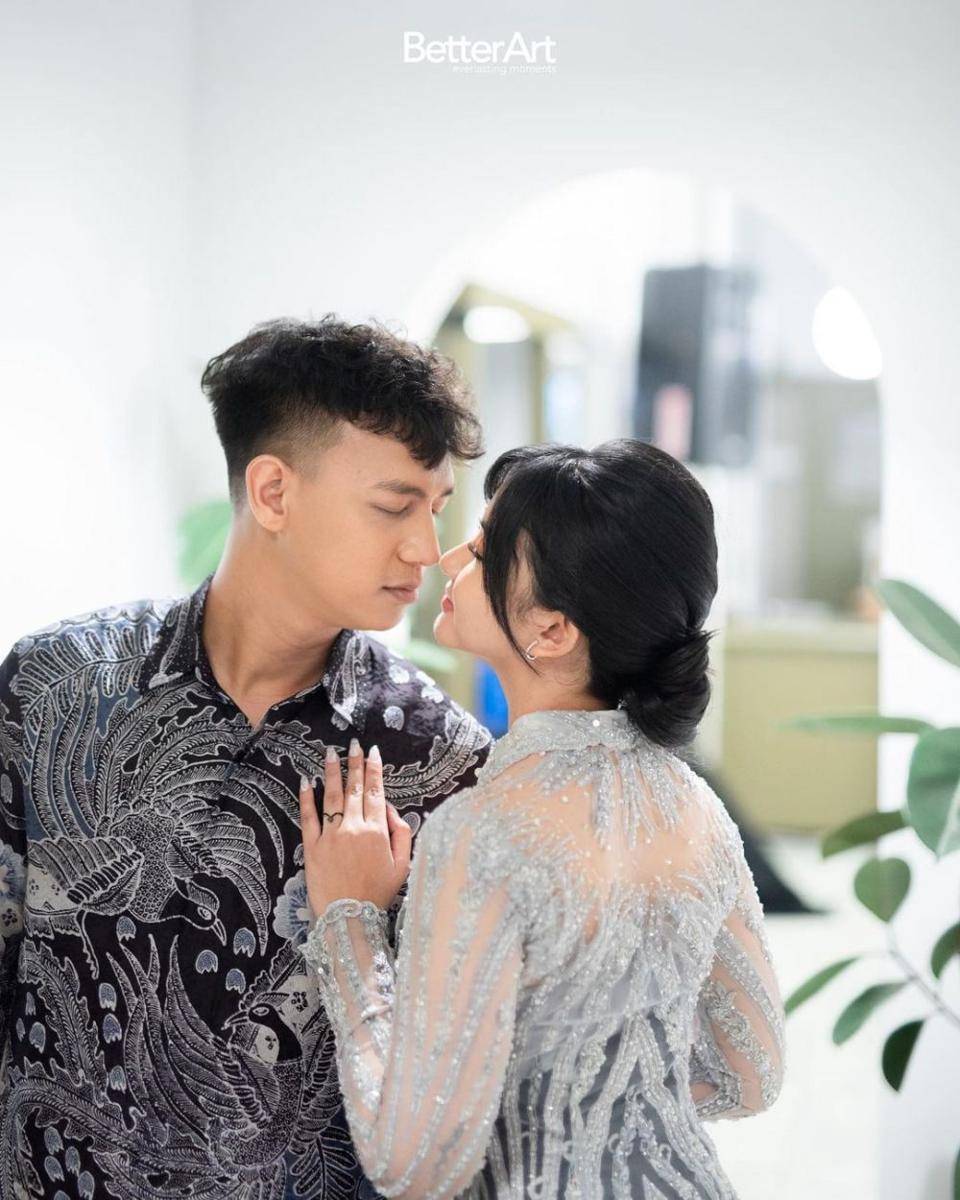 potret Adinda Azani dan sang calon suami (instagram.com/betterart)