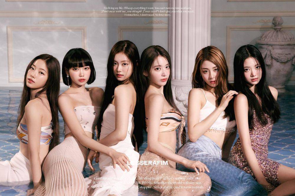 LE SSERAFIM (twitter.com/SOURCEMUSIC)