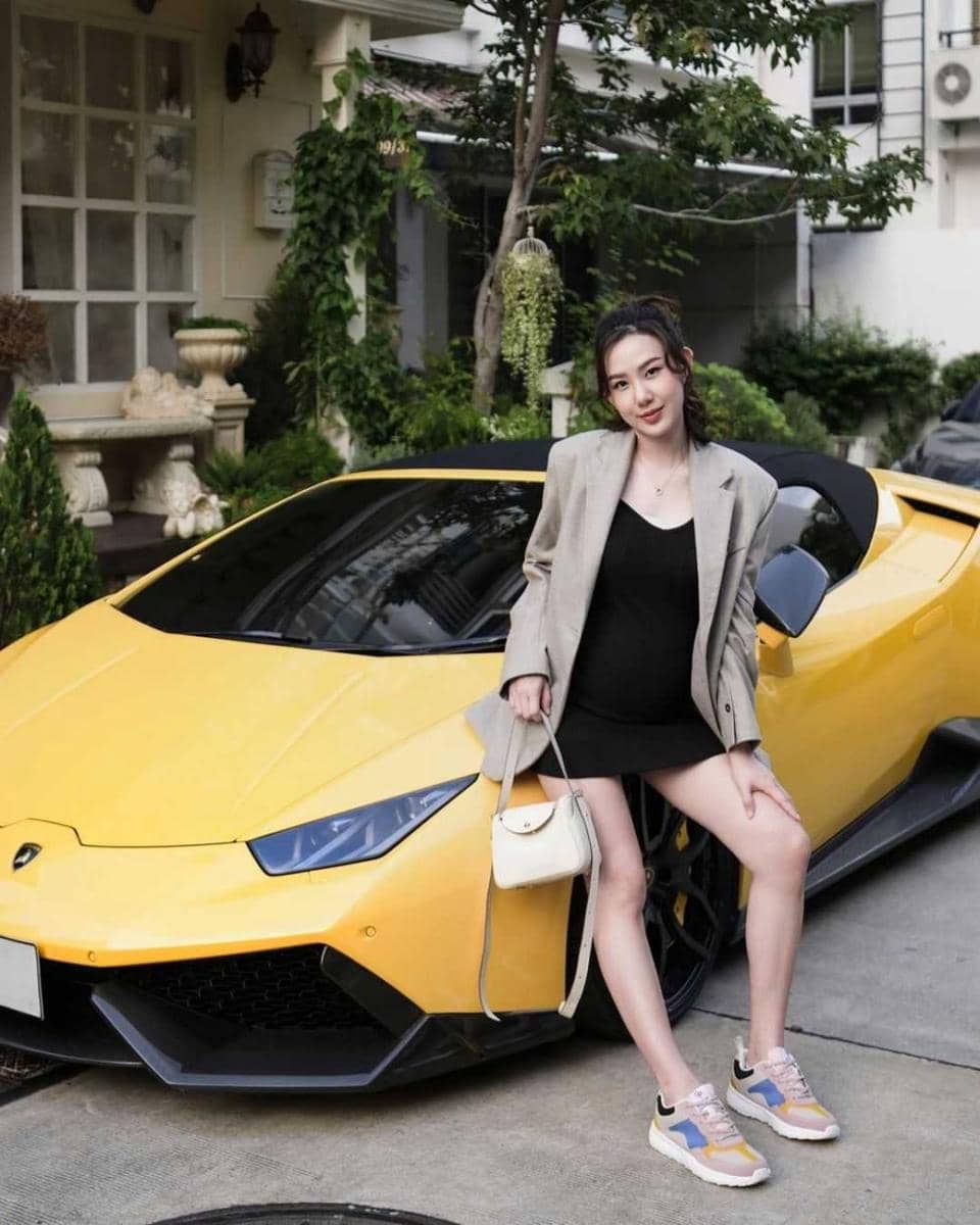 outfit Cherreen Nachjaree (instagram.com/cherreen.hvk)