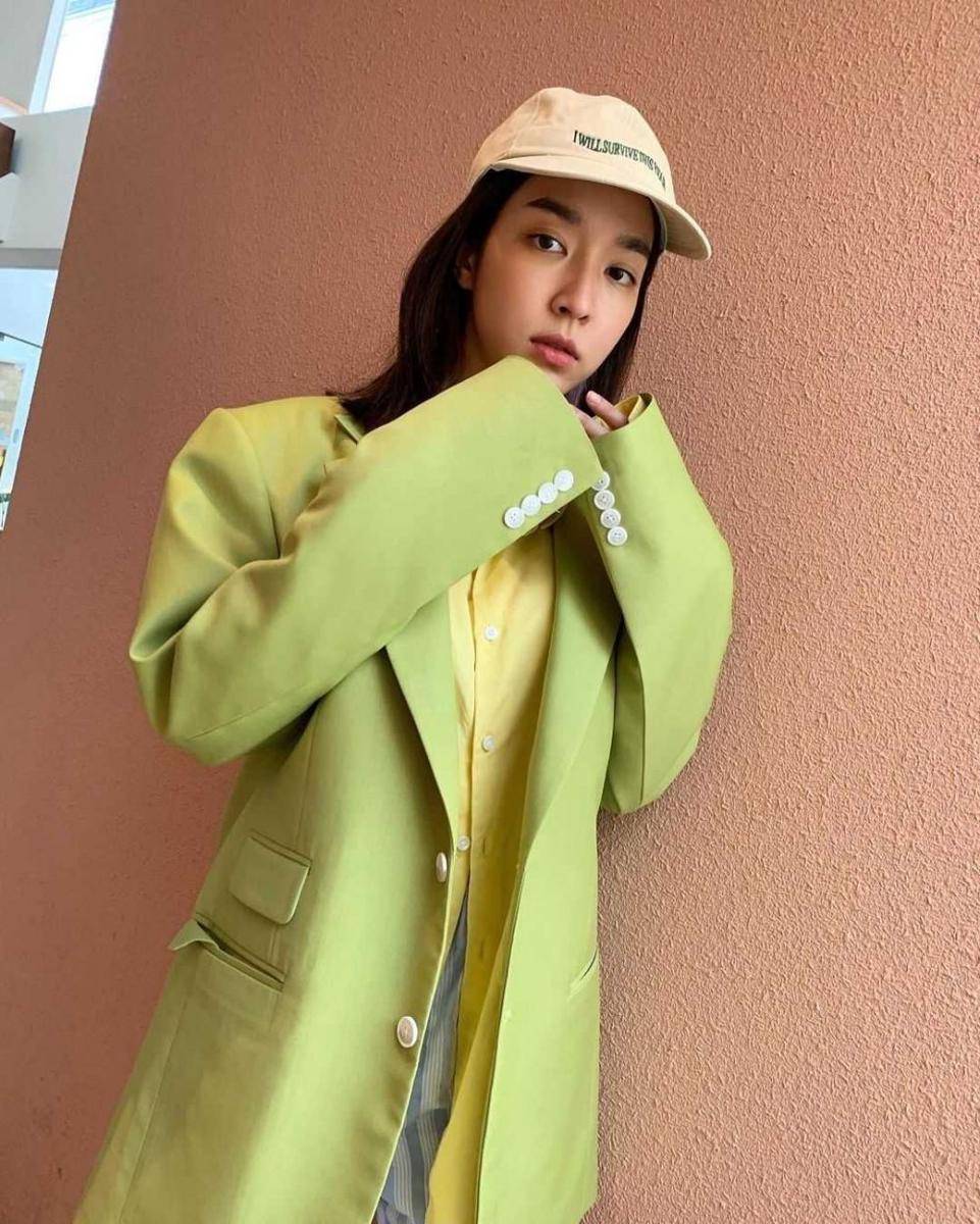 blazer ala Mo Monchanok (instagram.com/momonchanok)