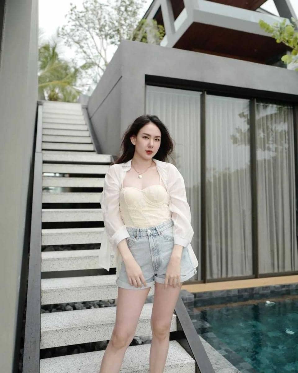 outfit Cherreen Nachjaree (instagram.com/cherreen.hvk)