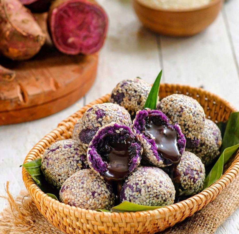 onde-onde isi ubi ungu (instagram.com/masidomoto)