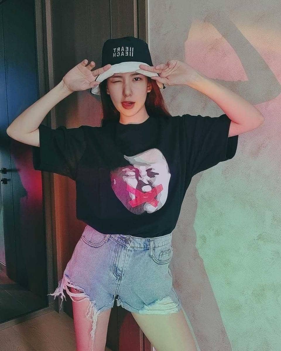 outfit Cherreen Nachjaree (instagram.com/cherreen.hvk)