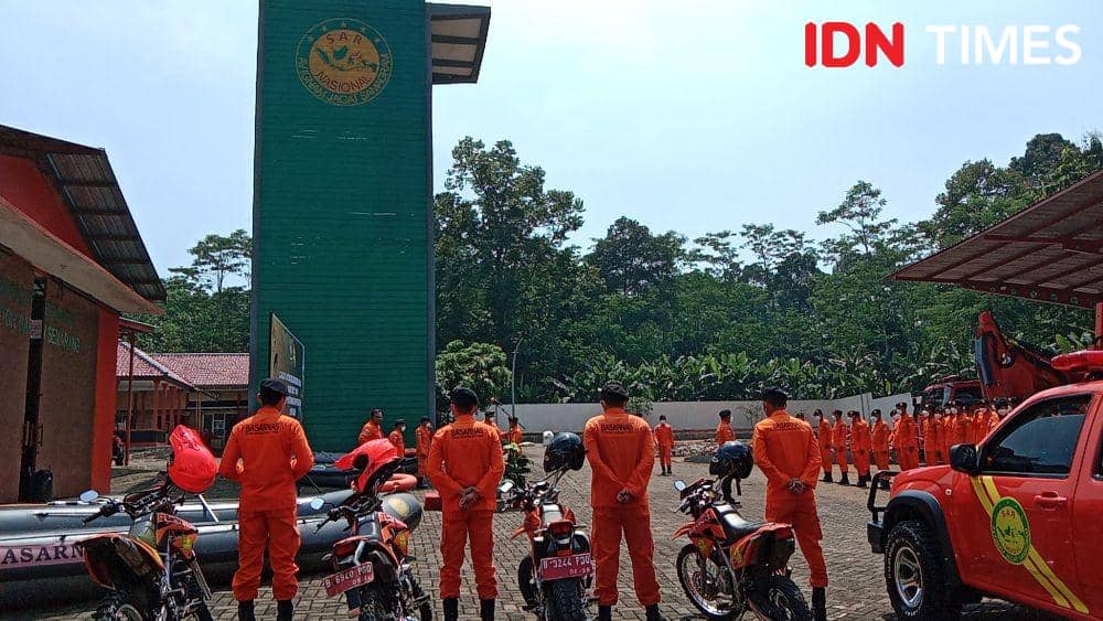 Apel siaga tim Basarnas Semarang di kawasan Gondoriyo Ngaliyan. (IDN Times/Fariz Fardianto)