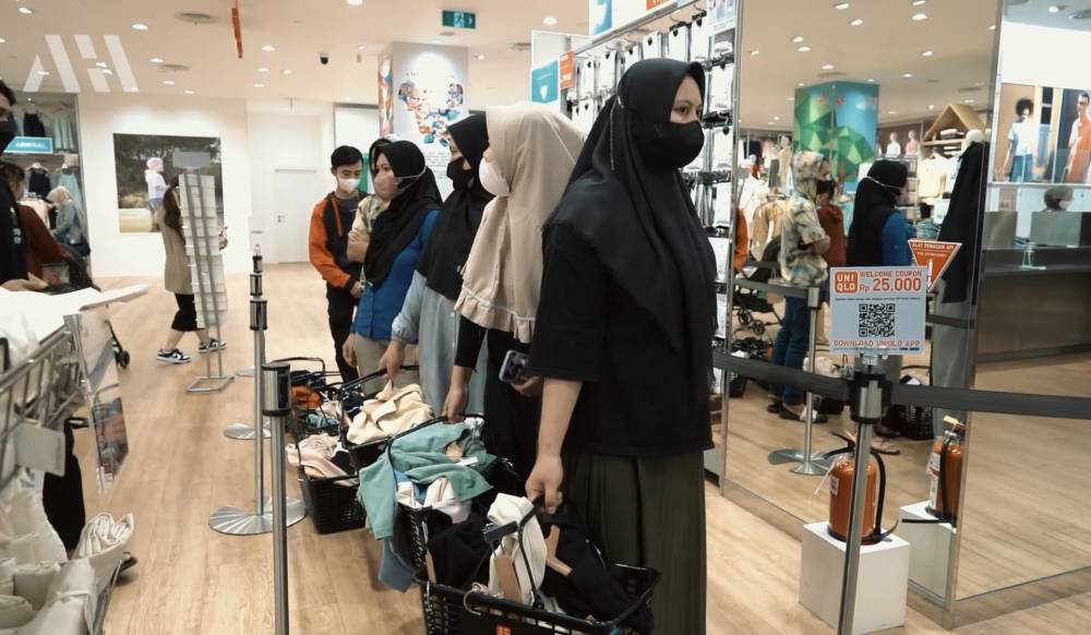 Atta dan Aurel beli baju lebaran untuk pegawainya (youtube.com/attahalilintar)
