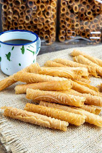 Illustrasi kue semprong (iStockphoto.com/Athian)