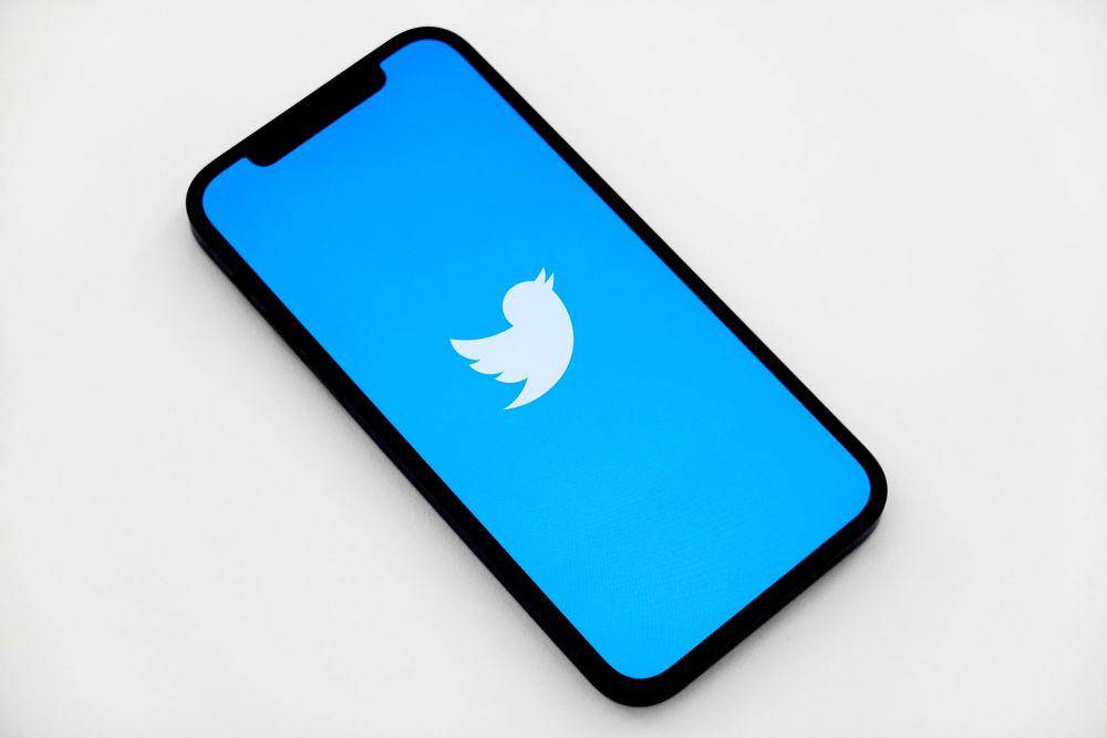 ilustrasi Twitter (Unsplash.com/Jeremy Bezanger)