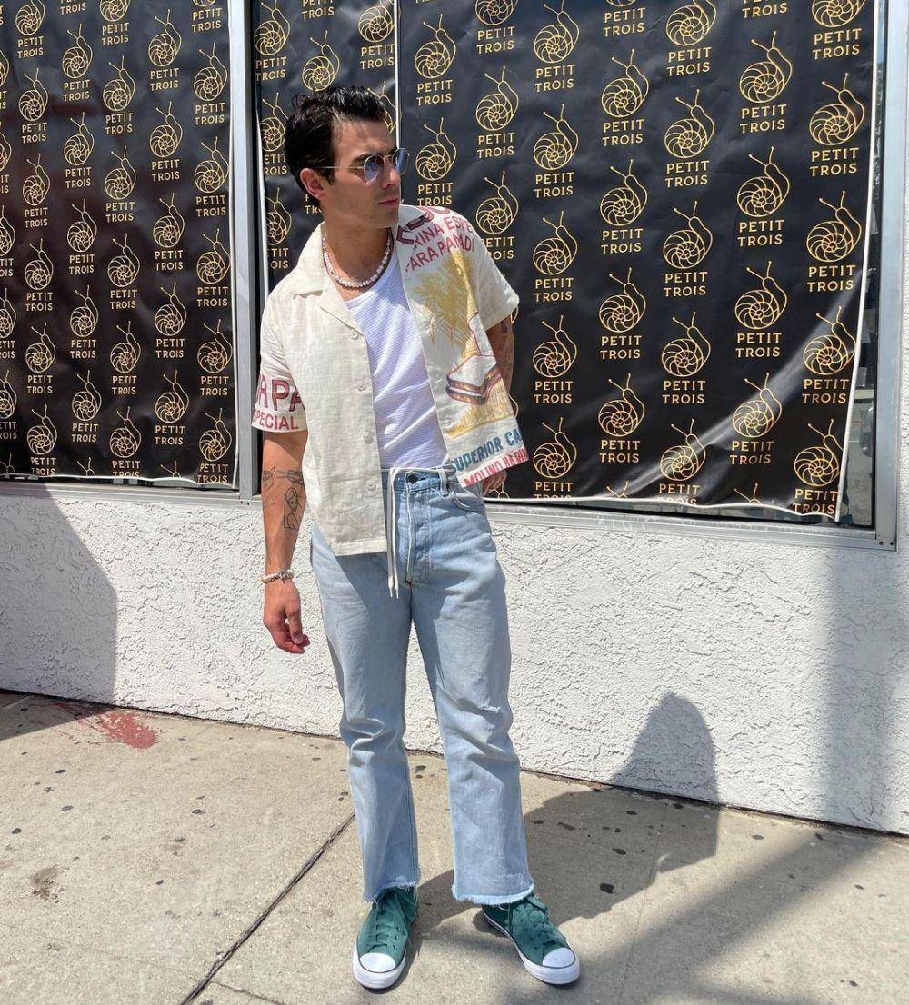 Joe Jonas (instagram.com/joejonas)