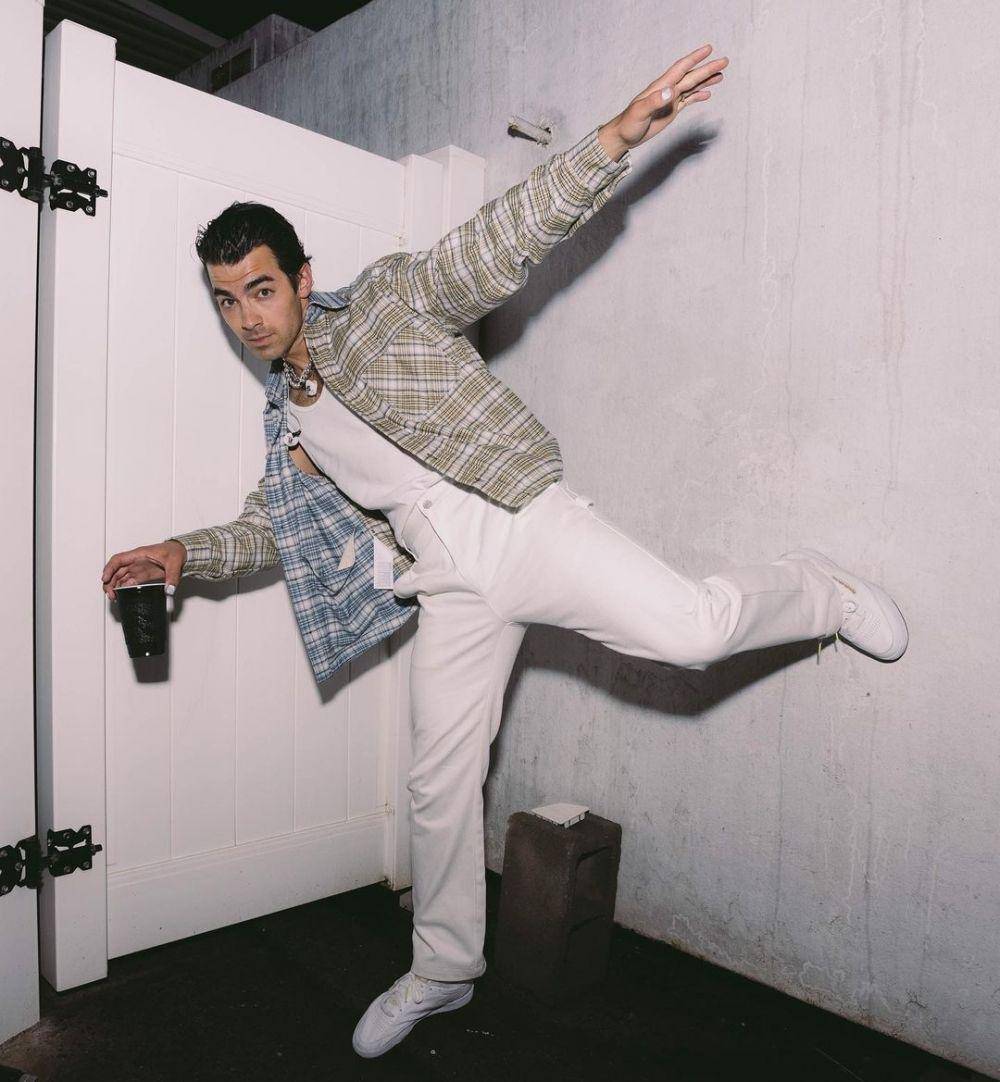 Joe Jonas (instagram.com/joejonas)