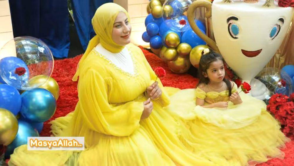 Momen perayaan ulang tahun anak Tasyi Athasyia. (YouTube/Tasyi Athasyia)