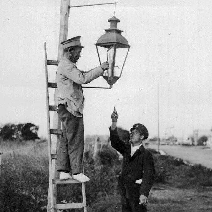 Lentera gas terakhir, yang terletak di sudut Avenida del Trabajo dan Escalada. (commons.wikimedia.org/Unknown author)