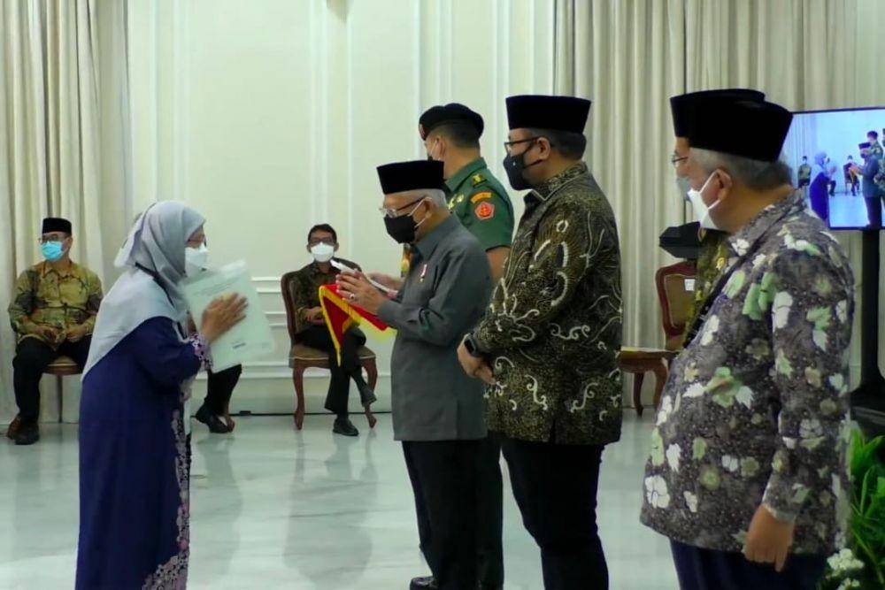 Wakil Presiden, Ma'ruf Amin serahkan 3.152 sertifikat tanah wakaf (youtube.com/Kementerian ATR BPN)