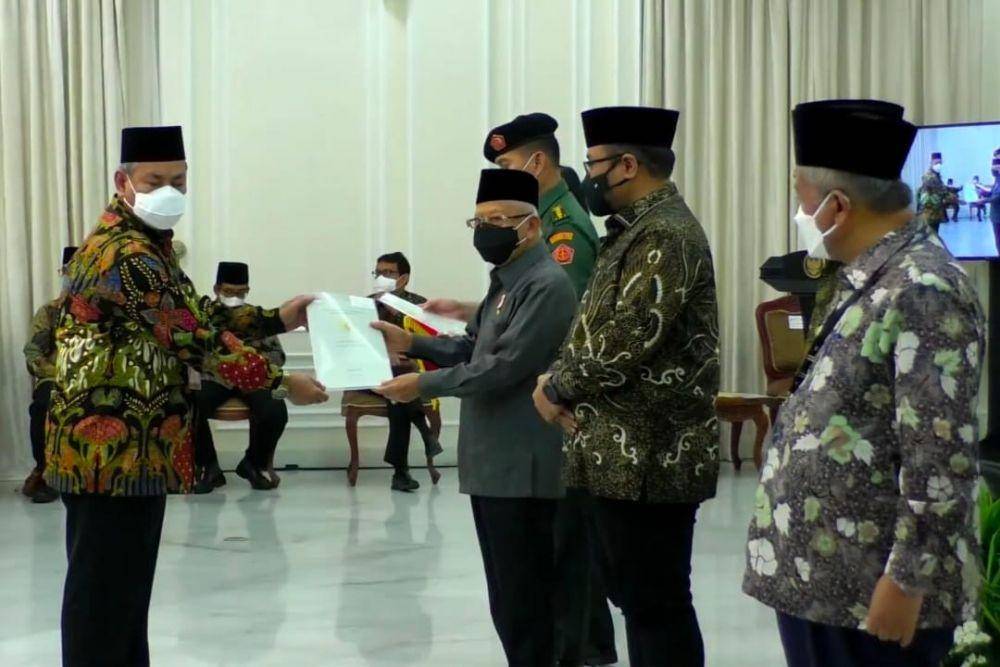 Wakil Presiden, Ma'ruf Amin serahkan 3.152 sertifikat tanah wakaf (youtube.com/Kementerian ATR BPN)